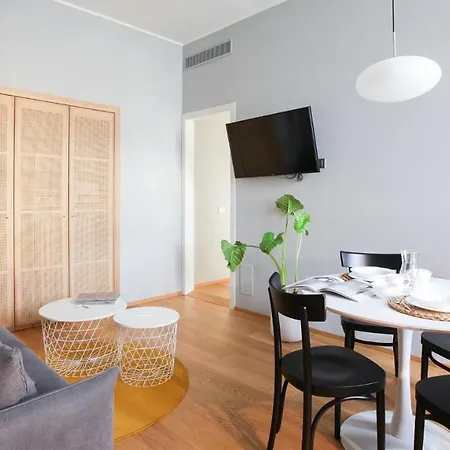 Apartment Plum Guide - Colour Reversal *